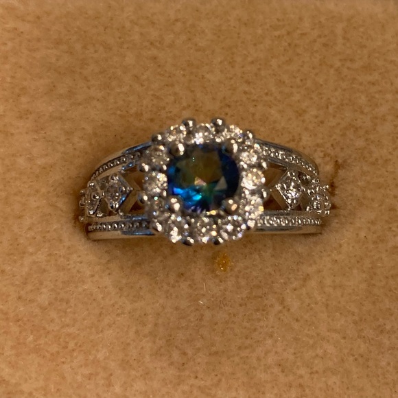 Mystical Topaz Ring - Picture 4 of 6